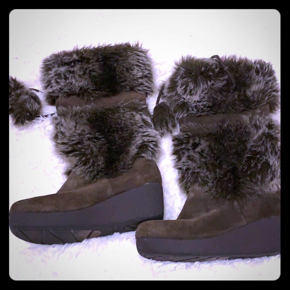 Brown leather faux fur boots